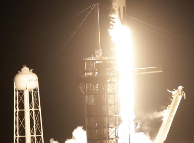 404748_spacex_crew_capsule_45594 c6f986f147e7494fb535fd5c149e50fb e1551623256133 676x500.jpg