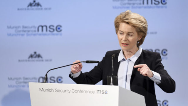 404970_ursula von der leyen 676x445.jpg