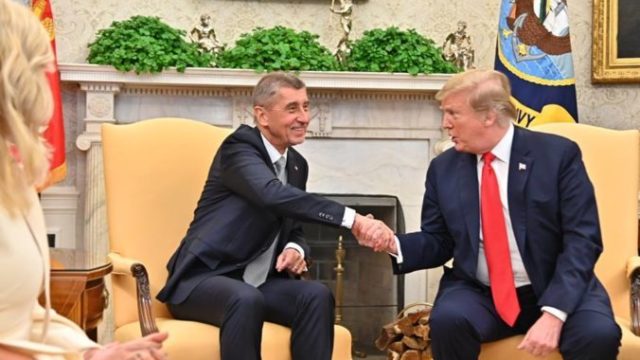 405314_babis trump 676x450.jpg