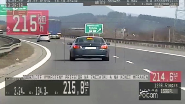 405815_bmw 1 676x406.jpg
