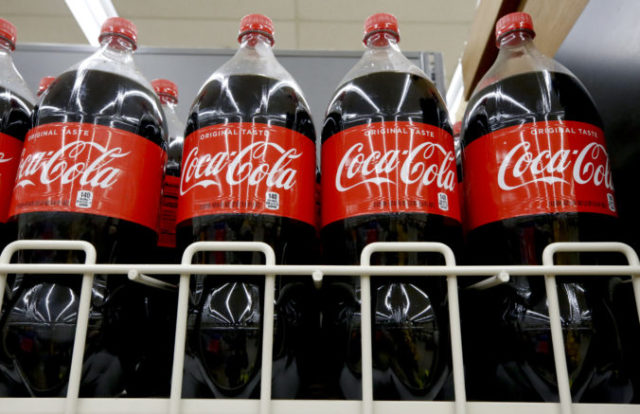 406057_earns_coca_cola_53299 48b55a6ace5a4375927e21401c4535d3 676x437.jpg