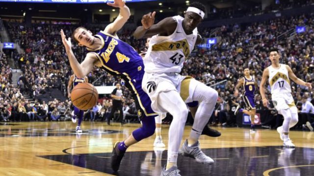 406081_pascal siakam alex caruso 676x450.jpg