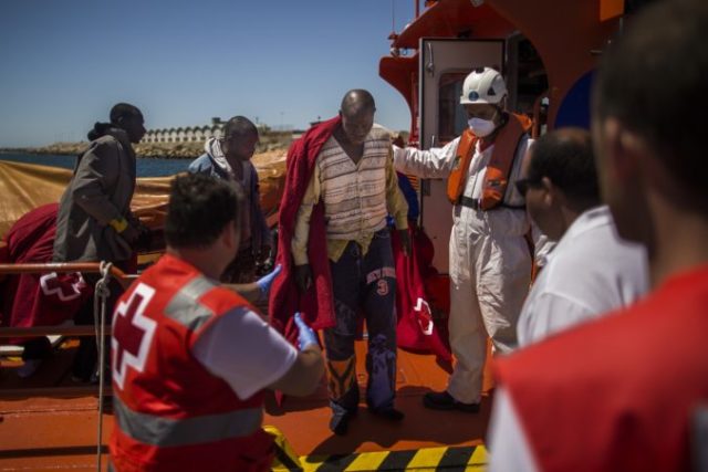 406110_migranti 676x451.jpeg