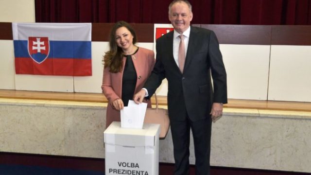 406223_andrej kiska martina kiskova 676x448.jpg