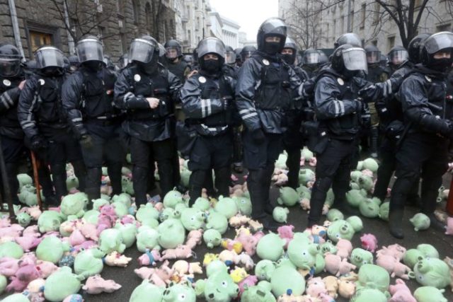 406253_aptopix_ukraine_far_right_protest_03027 8fc72ee56d184a4dac707936b2d6a0eb 676x451.jpg