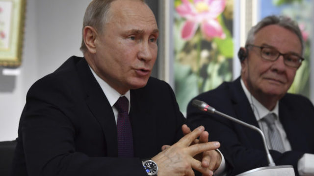 406474_putin 676x451.jpg