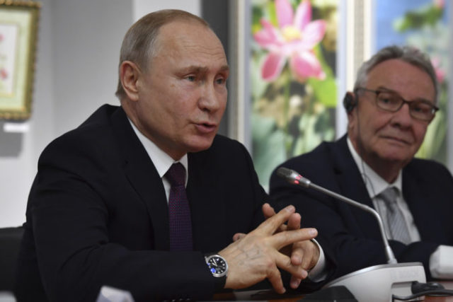 406474_putin 676x451.jpg
