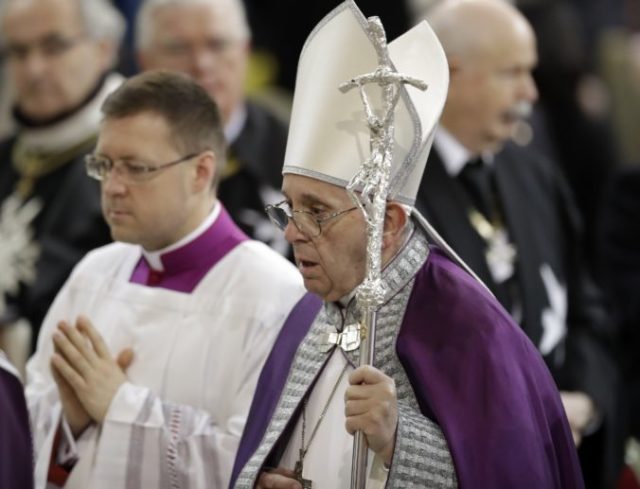 406638_italy_pope_ash_wednesday_26482 3d5d7db25be84bd8944fd09c7afec2ca 676x517.jpg