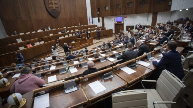 407394_narodna rada sr 676x451.jpg