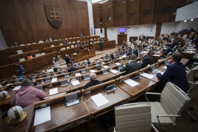 407394_narodna rada sr 676x451.jpg