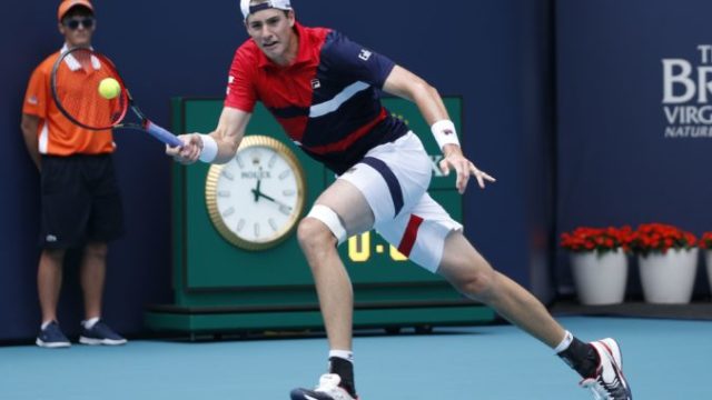 407474_john isner 676x496.jpg