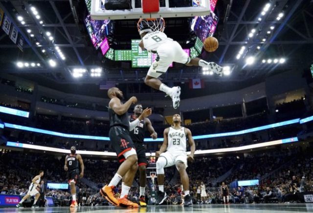 407485_eric bledsoe nba milwaukee bucks 676x460.jpg