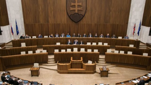 407678_schodza narodna rada sr 676x451.jpg