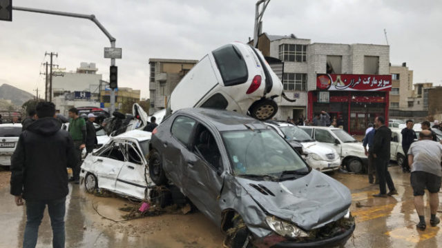 407723_iran_flash_flood_25966 e414549362a44889842dbed2e92710be 676x493.jpg