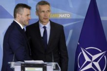 407803_peter pellegrini jens stoltenberg 676x453.jpg