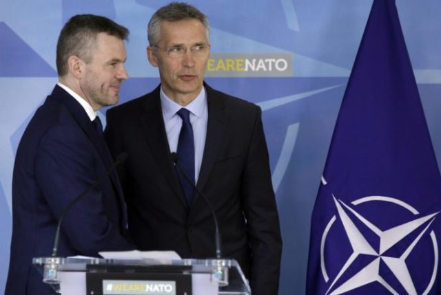 407803_peter pellegrini jens stoltenberg 676x453.jpg