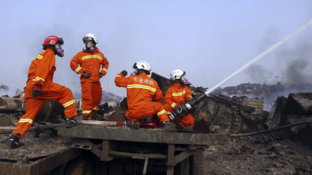 407872_china_port_explosion_firefighters ed1ac058025043a3ab3f4fbc6a19eb04 e1553941264753 676x400.jpeg