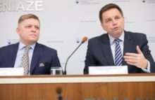 407998_robert fico peter kazimir 676x439.jpg