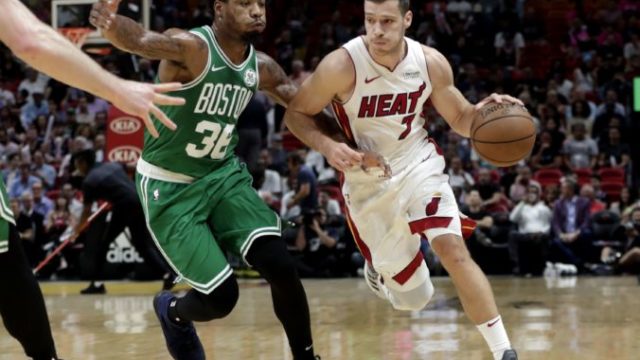 408434_marcus smart goran dragic 676x495.jpg