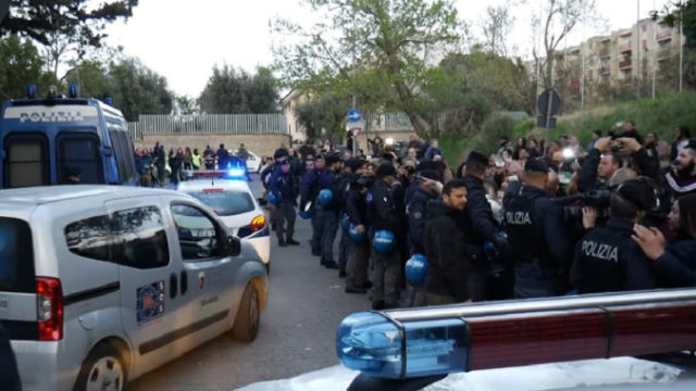 408519_taliansko policia e1554392889284 676x424.jpg