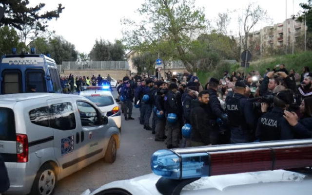 408519_taliansko policia e1554392889284 676x424.jpg