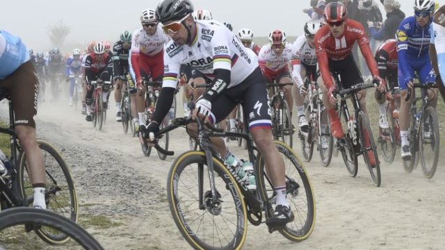 409599_peter sagan pariz roubaix 676x450.jpg