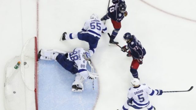 409628_play off nhl tampa bay lightning columbus blue jackets 676x445.jpg