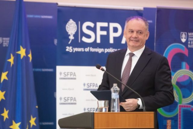 409667_andrej kiska 3 676x451.jpg