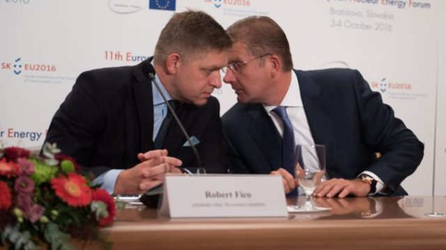 409814_robert fico peter ziga 676x451.jpg