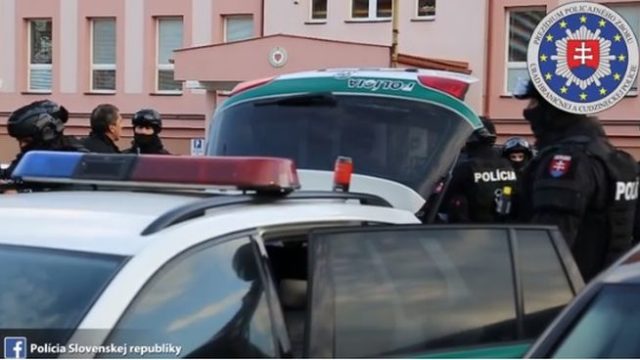 409964_policia zasah liptovsky mikulas.jpg