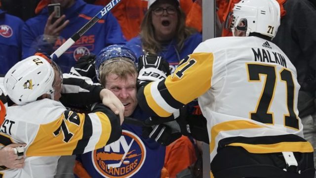 409982_patric hornqvist leo komarov jevgenij malkin 676x485.jpg