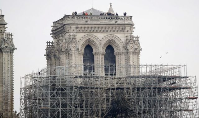 410007_france_notre_dame_fire_83081 2edb5472b98d4b0ba58cbb2b31e4f1b2 676x400.jpg