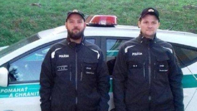 410128_policajti 676x464.jpg