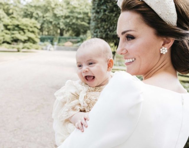 410470_britain_royals_christening_63205 0eecf3af25cb41bdbf98ba59e845ec27 676x531.jpg