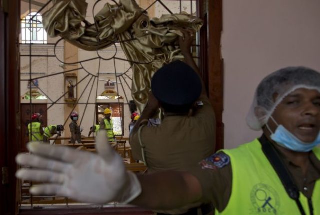 410474_sri_lanka_church_blasts_32908 eb9634a362844778ba5bf152a6b5c7e6 676x455.jpg