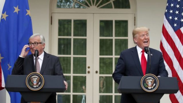 410507_trump_trade_44048 b6dae055a3b848ef894e036001a110f8 676x464.jpg