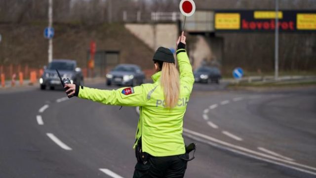 410660_policia 7 676x451.jpg