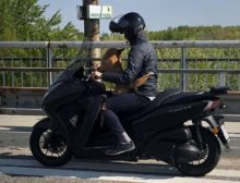 410663_motocyklista pes obchvat bratislava 676x517.jpg