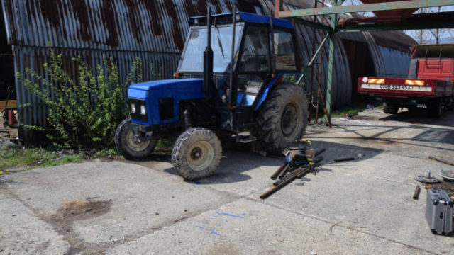 410738_traktor 1 1 676x451.jpg