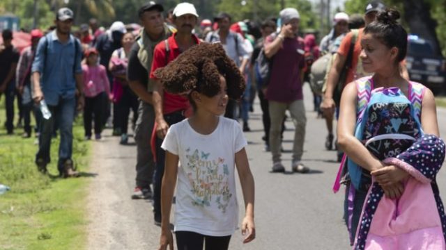410894_mexico_migrant_caravan_78542 b5e02fe46e3b47d182c70631c8d2fbfa 676x430.jpg