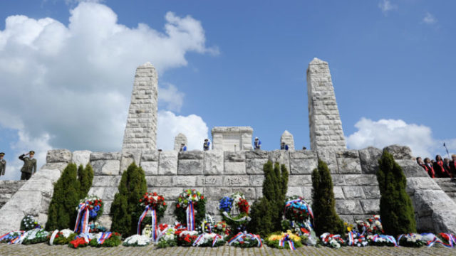 411813_mohyla 676x467.jpg