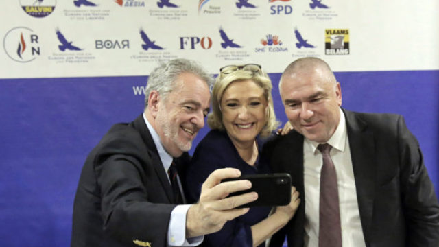 411839_bulgaria_le_pen_62709 704a0e6439384d07b618086c469ebf2a 676x452.jpg