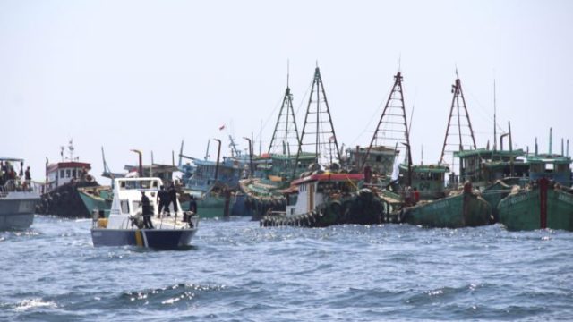 411844_indonesia_illegal_fishing_32569 e982d53510d440ed920c6889c054a57b 676x451.jpg