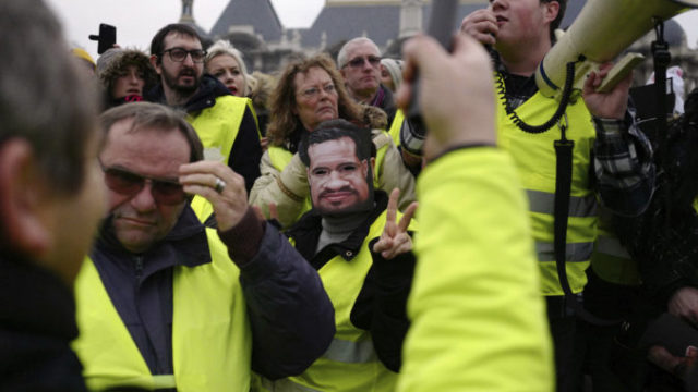 411874_france_protests_27564 35137628504f4247a48e7659c78b4ffe 676x451.jpg