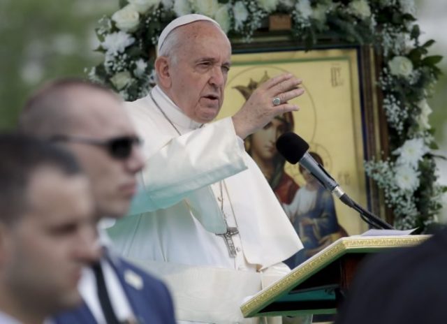 411908_bulgaria_pope_46084 e48c16dc41164096b41ecb383723258a 676x490.jpg