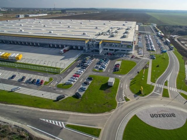 411980_reverzne logisticke centrum amazon v seredi 676x506.jpg