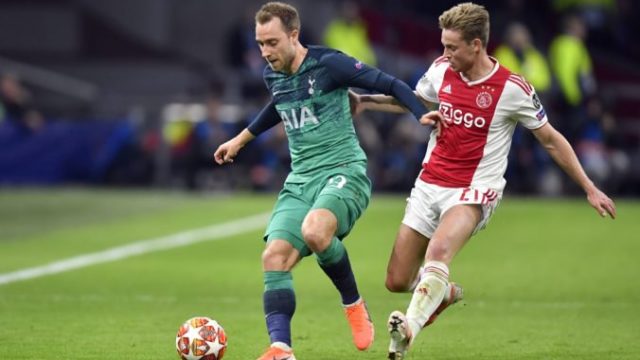 412277_christian eriksen frenkie de jong 676x461.jpg