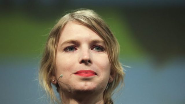 412430_chelsea manningova 676x451.jpg