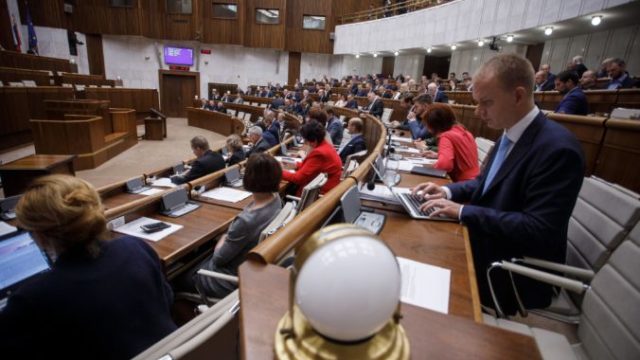 412734_narodna rada sr miroslav beblavy 676x451.jpg