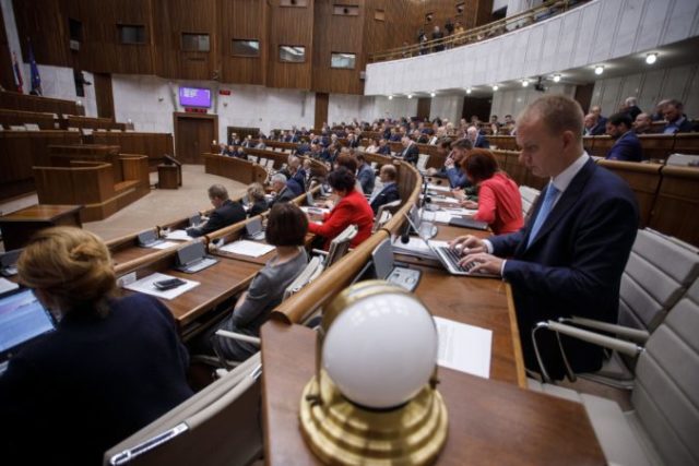 412734_narodna rada sr miroslav beblavy 676x451.jpg